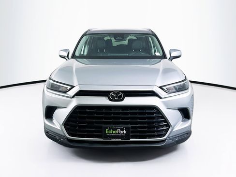 Used 2025 Toyota Grand Highlander XLE image 2