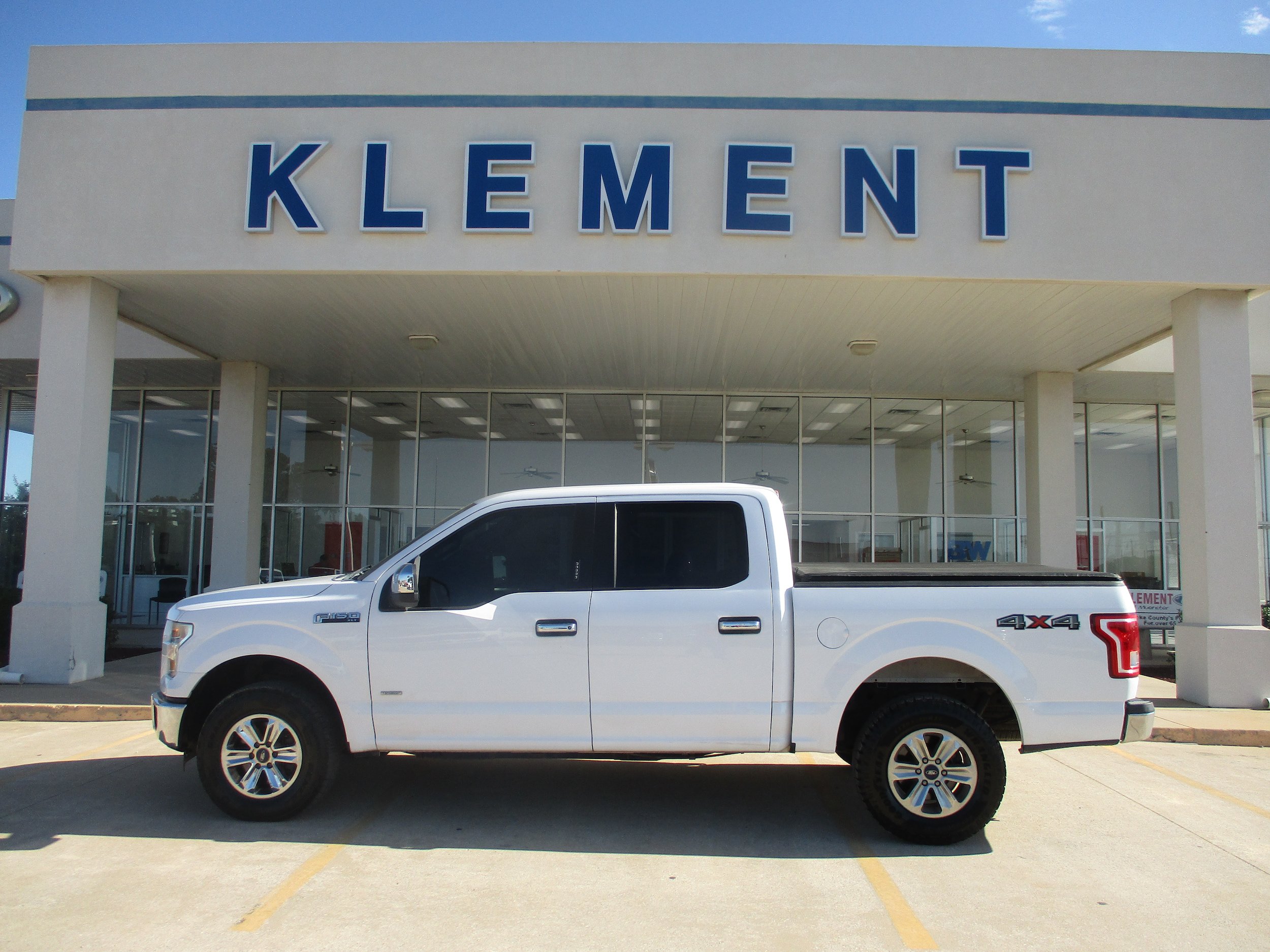 Used 2016 Ford F150 XLT AWD/4WD image 1