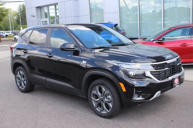 Certified 2025 Kia Seltos LX AWD/4WD image 1