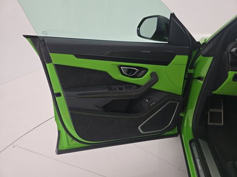 Used 2023 Lamborghini Urus S image 7