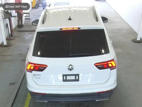 Used 2020 Volkswagen Tiguan SE FWD image 4