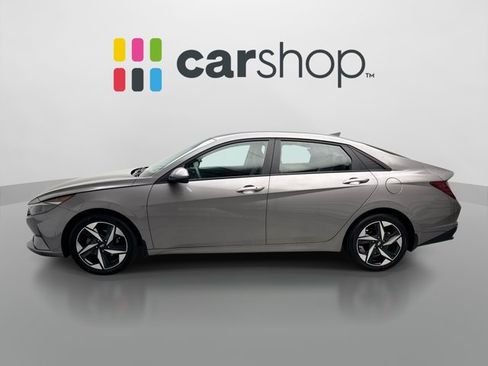 Used 2023 Hyundai Elantra SEL w/ Convenience Package FWD image 2