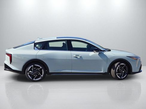 New 2026 Kia K4 GT-Line FWD image 3