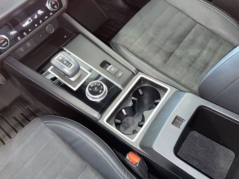 Used 2022 Mitsubishi Outlander SE image 9