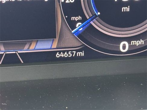 Used 2022 Volkswagen Tiguan SEL R-Line image 17