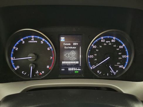 Used 2018 Toyota RAV4 XLE w/ Plus Extra Value Package AWD/4WD image 21
