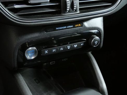 Certified 2024 Ford Escape Platinum AWD/4WD image 17