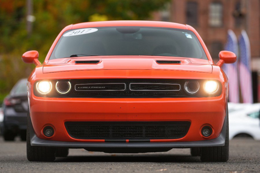 Used 2017 Dodge Challenger R/T Scat Pack RWD image 3