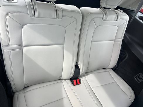 Used 2025 Lincoln Aviator Reserve w/ Equipment Group 201A AWD/4WD image 10