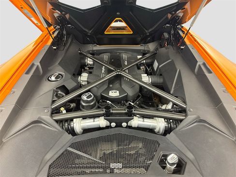 Used 2016 Lamborghini Aventador LP 700-4 image 32