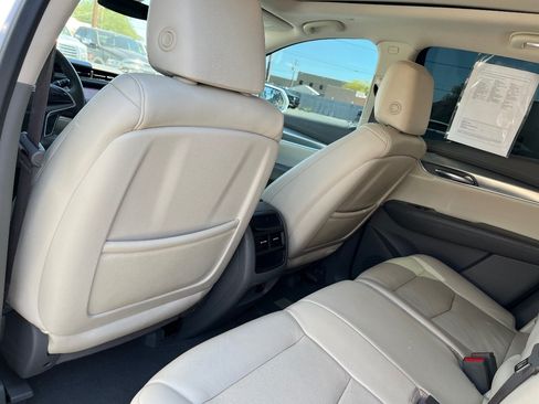 Used 2017 Cadillac XT5 Luxury w/ Driver Awareness Package AWD/4WD image 30