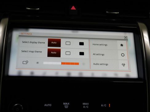 Used 2020 Land Rover Discovery Sport SE AWD/4WD image 48