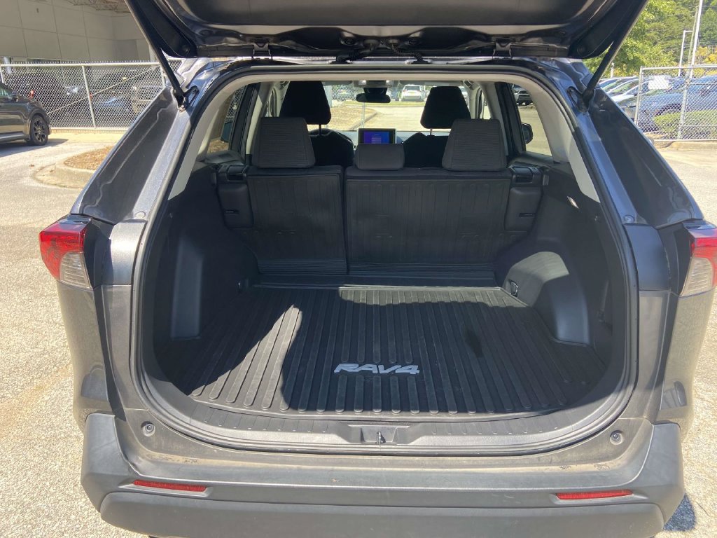 Used 2023 Toyota RAV4 LE FWD image 7