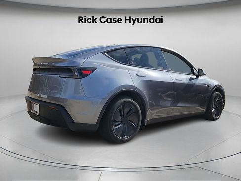 Used 2026 Tesla Model Y Long Range image 8