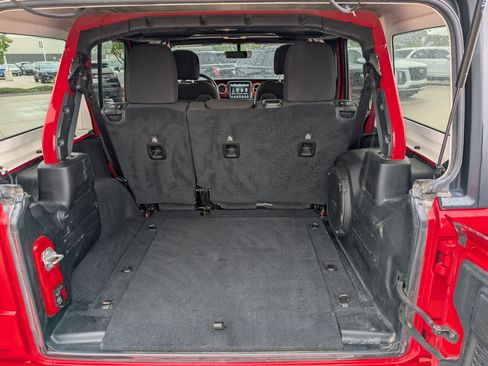 Used 2020 Jeep Wrangler Unlimited Rubicon AWD/4WD image 33