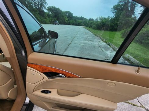 Used 2008 Mercedes-Benz E 350 Sedan image 28
