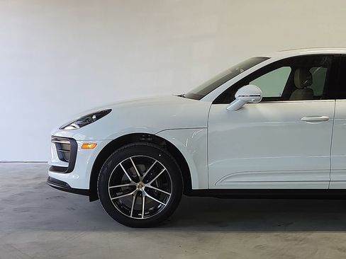 New 2026 Porsche Macan AWD/4WD image 6