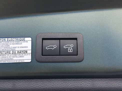 Used 2024 Toyota Corolla Cross XLE w/ Convenience Package AWD/4WD image 31