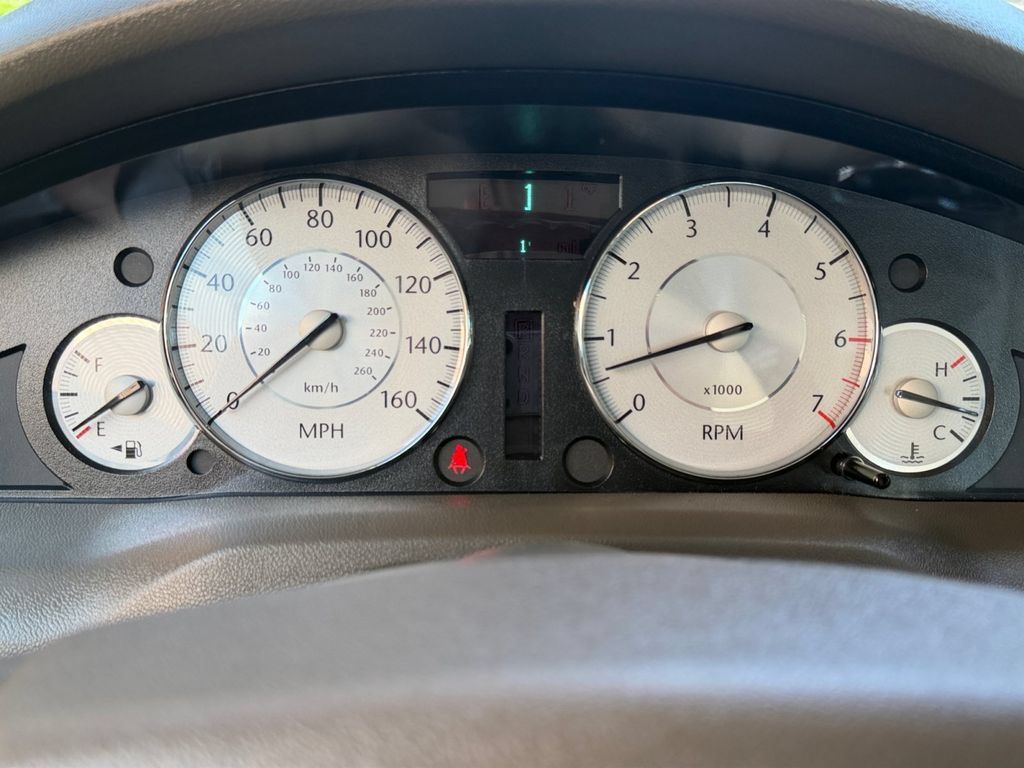 Used 2008 Chrysler 300 C w/ Navigation & Sound Group II RWD image 23