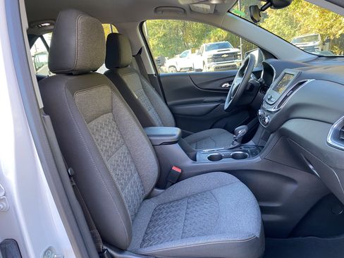 Used 2024 Chevrolet Equinox LT image 33