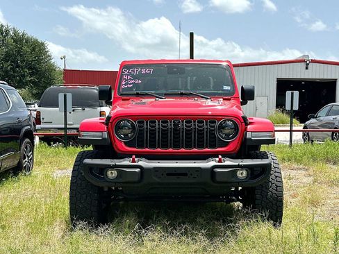 Used 2025 Jeep Gladiator Rubicon AWD/4WD image 2