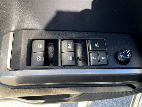 Used 2021 Toyota Tacoma SR5 image 28