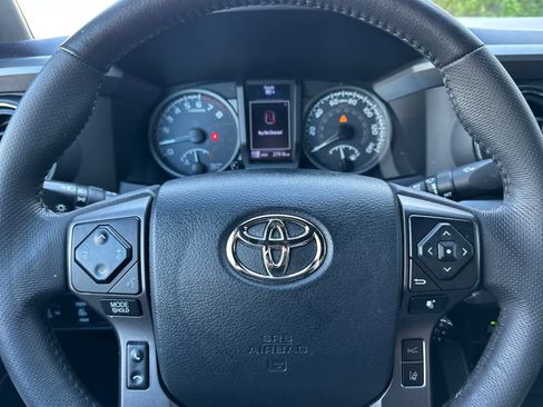 Used 2019 Toyota Tacoma TRD Off-Road w/ Technology Package image 24