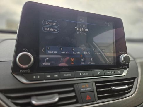 Used 2024 Nissan Altima 2.5 SV FWD image 20