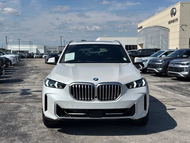 Certified 2026 BMW X5 xDrive50e w/ Premium Package AWD/4WD image 2