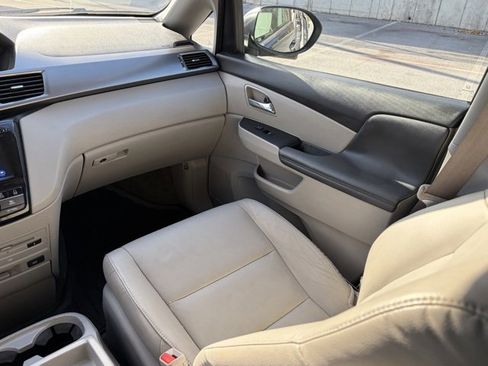 Used 2015 Honda Odyssey EX-L image 37