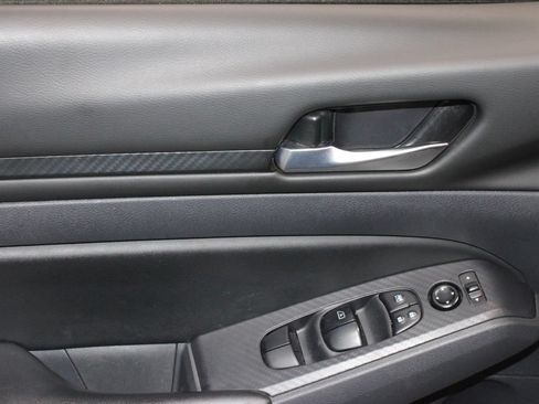 Certified 2024 Nissan Altima 2.5 SV FWD image 24