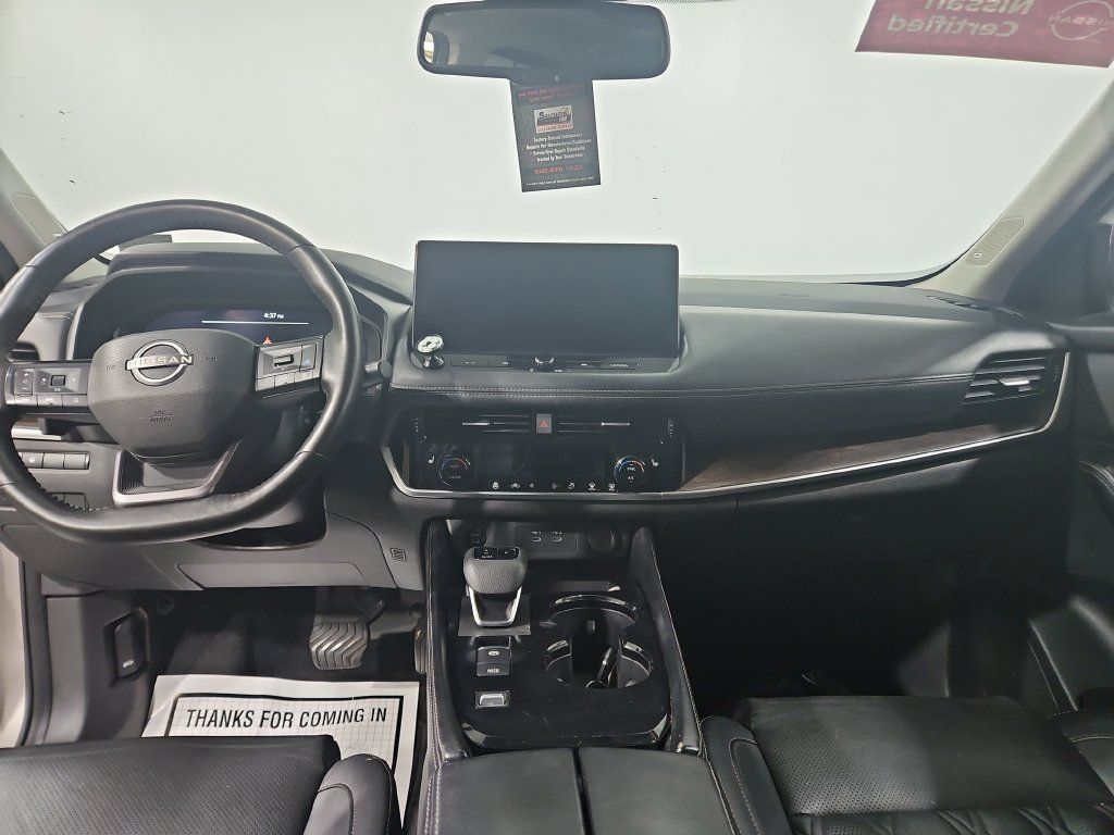 Certified 2025 Nissan Rogue Platinum FWD image 19