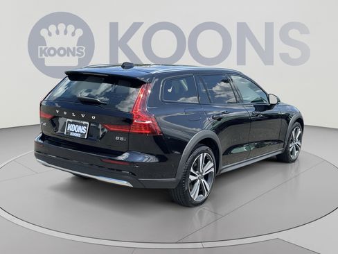Used 2025 Volvo V60 B5 Cross Country Plus AWD/4WD image 16