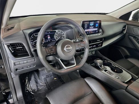 Used 2023 Nissan Rogue SV w/ SV Premium Package FWD image 10