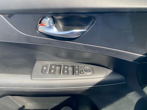 Used 2024 Kia Forte GT-Line w/ GT-Line Premium Package FWD image 12