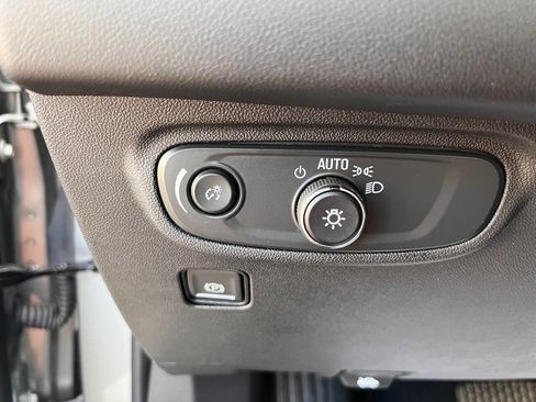 Used 2024 GMC Terrain SLE image 20