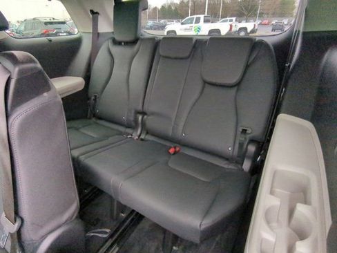 Used 2024 Kia Carnival SX Prestige image 17