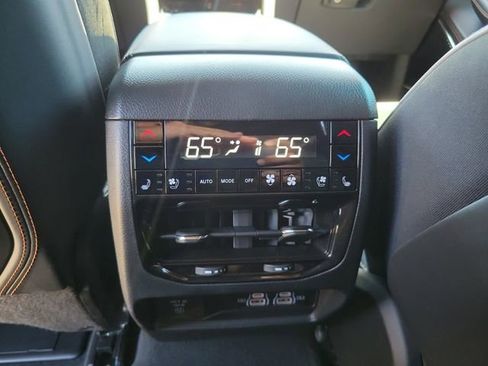 Used 2025 Jeep Grand Cherokee Summit AWD/4WD image 13
