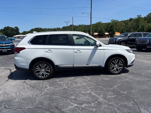 Used 2017 Mitsubishi Outlander SEL AWD/4WD image 8