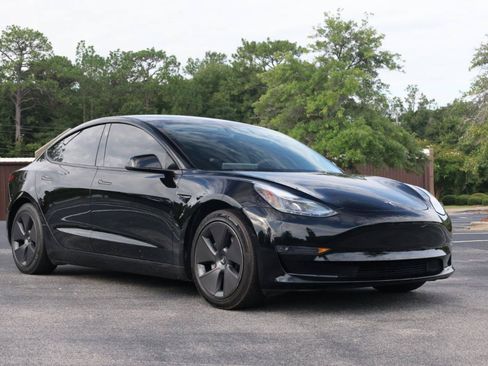 Used 2023 Tesla Model 3 Standard Range RWD image 7