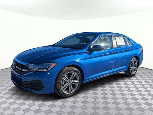 Used 2024 Volkswagen Jetta SE image 7