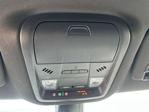 Used 2024 Buick Enclave Premium image 25