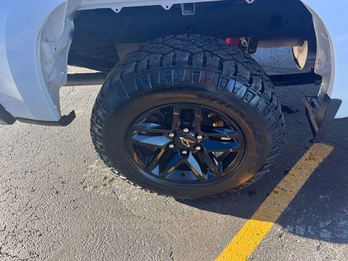 Used 2022 Chevrolet Silverado 1500 Custom Trail Boss image 32