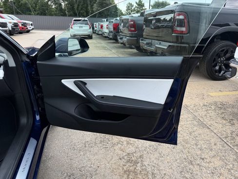 Used 2018 Tesla Model 3 Long Range AWD/4WD image 11