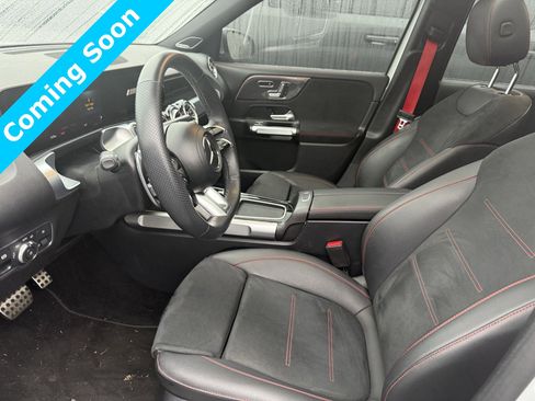 Used 2024 Mercedes-Benz GLB 35 AMG 4MATIC image 10