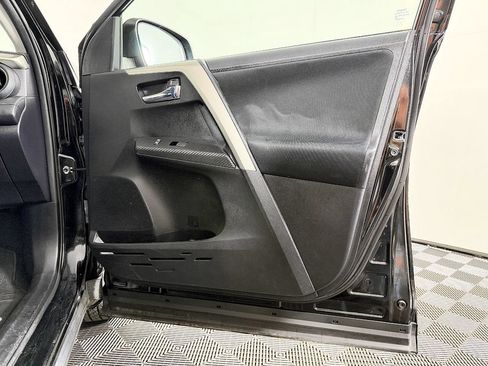 Used 2015 Toyota RAV4 XLE AWD/4WD image 43