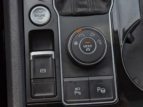 Used 2021 Volkswagen Atlas SEL Premium image 23