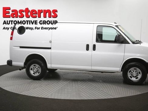 Used 2021 Chevrolet Express 3500 w/ Driver Convenience Package RWD image 42