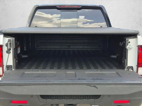 Used 2025 Honda Ridgeline Black Edition image 6