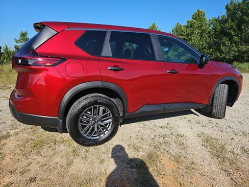 Used 2026 Nissan Rogue S FWD image 3